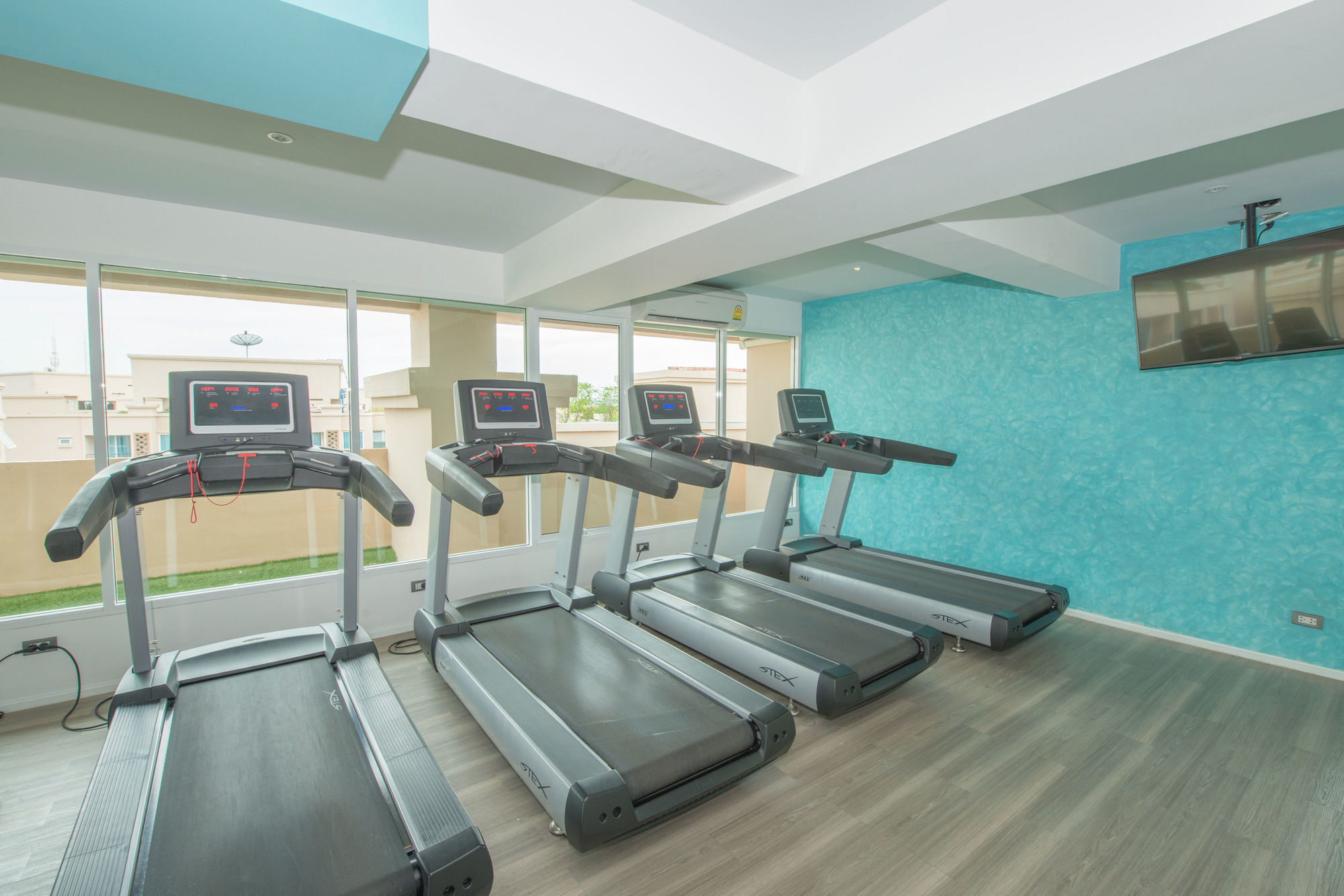 Atlantis Pattaya High Service Bãi biển Jomtien Ngoại thất bức ảnh