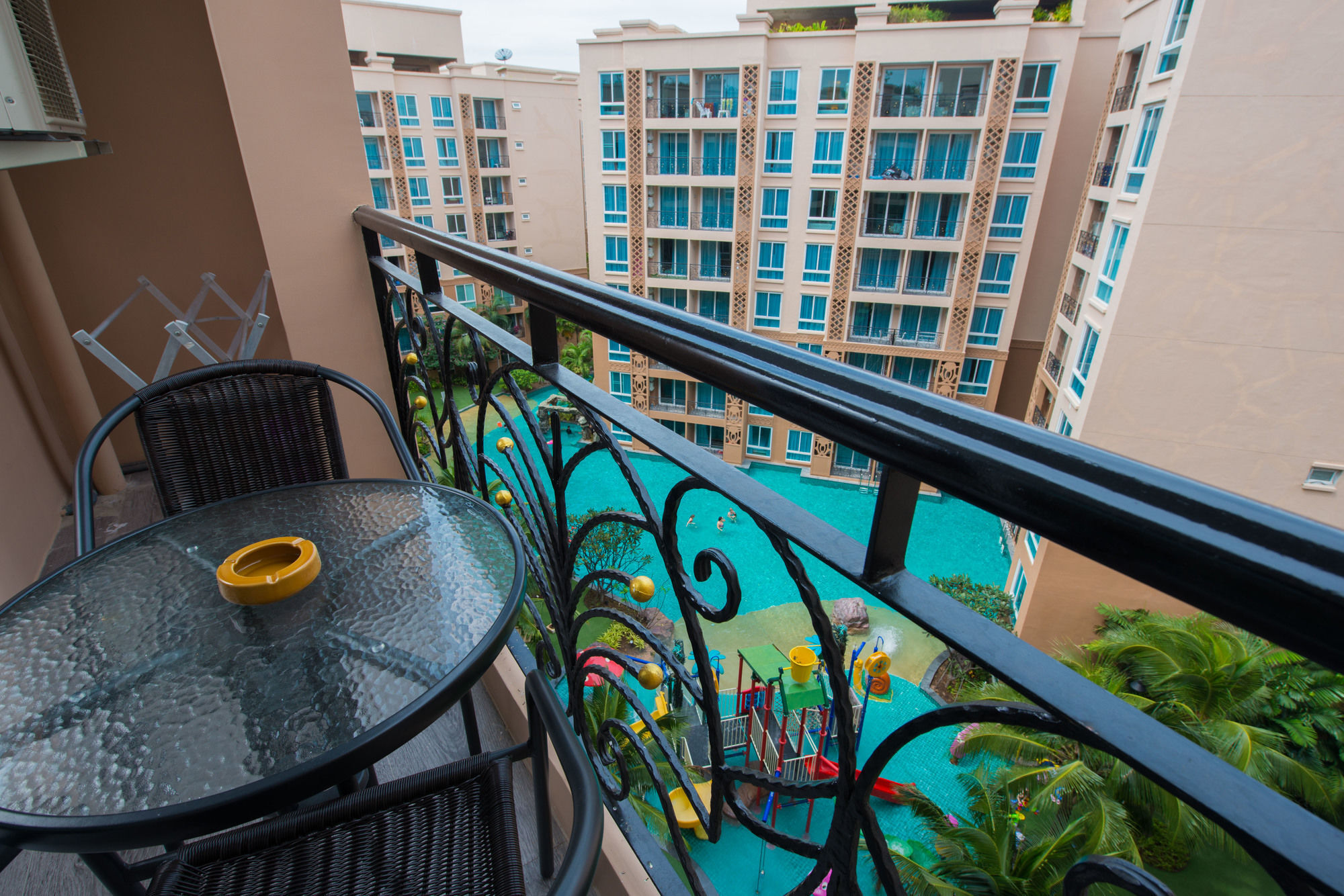 Atlantis Pattaya High Service Bãi biển Jomtien Ngoại thất bức ảnh