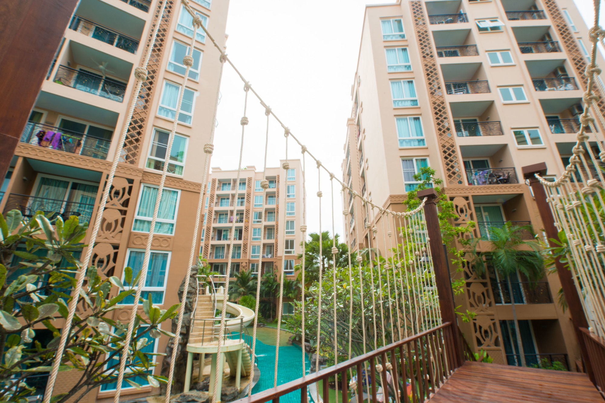 Atlantis Pattaya High Service Bãi biển Jomtien Ngoại thất bức ảnh
